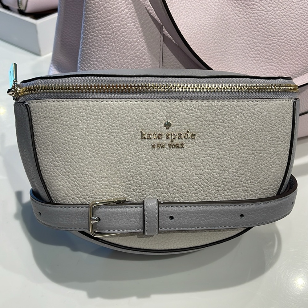 Kate Spade Lena Colorblock Belt Bag
Mountain Grey Multi
Waist Bag , Fanny Pack - Picture 4 of 16